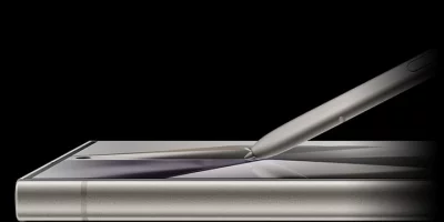 The phone has a built-in S Pen.  Photo: Samsung Bangladesh