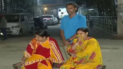 স্বজনদের আহাজারি। ছবি: ইনডিপেনডেন্ট ডিজিটাল
