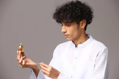 ব্র্যান্ডটির সর্বশেষ সংযোজন আতর। ছবি: জোনাকি ফ্রাগ্রেন্স