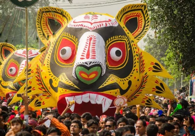 ১৯৮৯ সালে পয়লা বৈশাখের অনুষ্ঠানে যোগ হয় মঙ্গল শোভাযাত্রা। ছবি: ফেসবুক