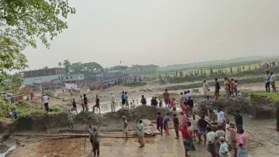বৃহস্পতিবার সকাল ৬টা থেকে শুরু হয়ে ৯টা পর্যন্ত চলে এই সংঘর্ষ। ছবি: ইনডিপেনডেন্ট টেলিভিশন