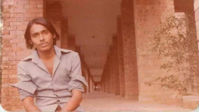 জাহাঙ্গীরনগর বিশ্ববিদ্যালয় ক্যাম্পাসে হ&zwj;ুমায়ুন ফরীদি। ছবি: সংগৃহীত