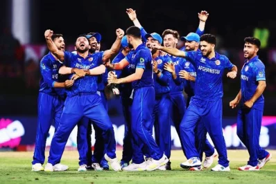 জয়ের পরে উল্লাস করছেন আফগান ক্রিকেটাররা। ছবি: টুইটার