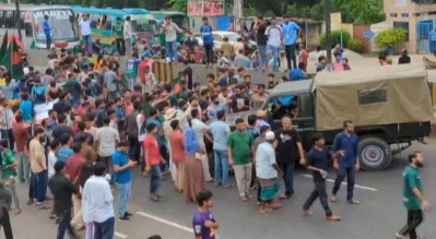 ডাকাতি শব্দটা প্রায় হারিয়ে যেতে বসেছিল। ৫ আগস্টের পর যেন তা আবার ফিরে এসেছে। ফাইল ছবি 