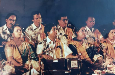 গানের অনুষ্ঠানে সাদি। ছবি: সংগৃহীত