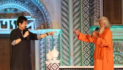 বিশ্বজিৎ ও চিশতী বাউলকে এ ফ্রেমে পাওয়া গেছে ইত্যাদিতে। ছবি: ফাগুন অডিও ভিশন