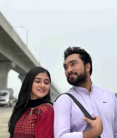 আরেকটি দৃশ্যে মালাইকা-জোভান। ছবি: সিনেমাওয়ালা