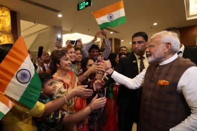 গায়ানায় ভারতীয়দের সঙ্গে সাক্ষাৎ করেন মোদি। ছবি: এক্স থেকে নেওয়া