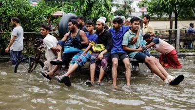 আগস্ট মাসে দেশের ফেনী জেলা ভয়াবহ বন্যার কবলে পড়ে। ছবি : রয়টার্স