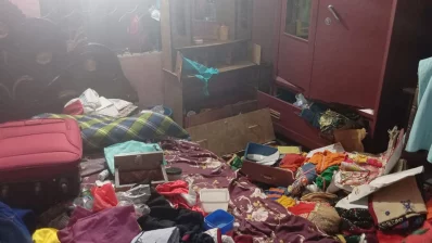 কৈইয়াজলা গ্রামের ছিদ্দিক আহমদ কোম্পানির বাড়িতে গতকাল গভীর রাতে ডাকাতির ঘটনা ঘটে। ছবি: ইনডিপেনডেন্ট টেলিভিশন