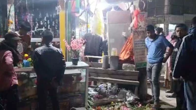 বসন্ত ও ভালবাসা দিবসে ফুল বিক্রি করায় দোকান ভাঙচুর ও রেস্টুরেন্টে ভাঙচুর করা হয়েছে। ছবি: ইনডিপেনডেন্ট টেলিভিশন