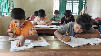 নিজস্ব ভাষায় লেখাপড়ার সুযোগ নেই&nbsp;ক্ষুদ্র-নৃগোষ্ঠীর শিক্ষার্থীদের। ছবি: ইনডিপেনডেন্ট টেলিভিশন