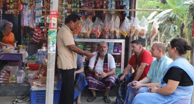 ঈদ ইত্যাদির শুটিংয়ে হানিফ সংকেত ও বিদেশি নাগরিকরা। ছবি: ফাগুন অডিও ভিশন