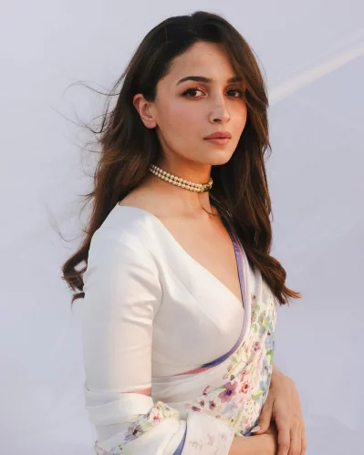 নো-মেকআপ লুকের জন্য বেশ জনপ্রিয়তা পেয়েছেন আলিয়া। ছবি: ইনস্টাগ্রাম থেকে
