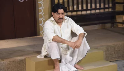 সম্পত্তি সমর্পণ নাটকের দৃশ্যে তৌকীর আহমেদ। ছবি: বিটিভি