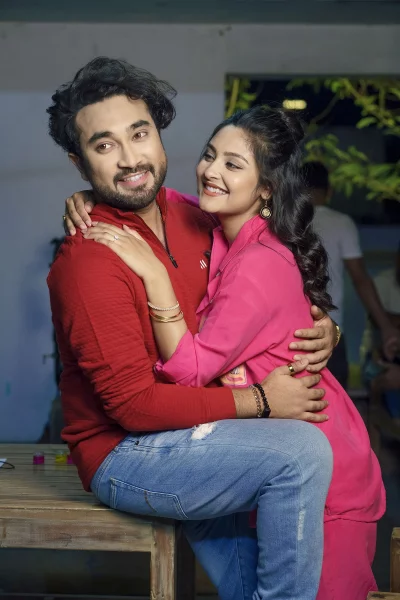 জোভান ও নীহা। ছবি: সিএমভি