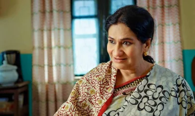 নাটকের দৃশ্যে মনিরা মিঠু। ছবি: ফেসবুক থেকে নেওয়া