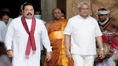মাহিন্দ্রা রাজাপক্ষে ও গোতাবায়া রাজাপক্ষে। ছবি: রয়টার্স