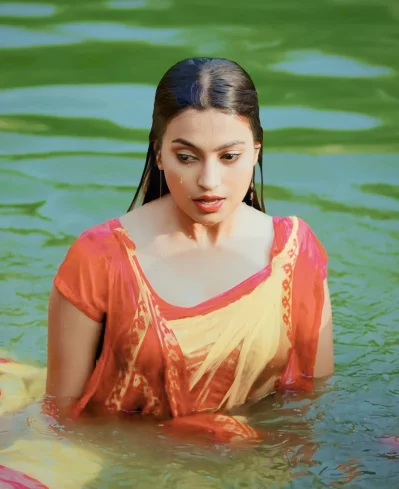 ময়না সিনেমার দৃশ্যে রাজ রিপা। ছবি: ফেসবুক থেকে নেওয়া