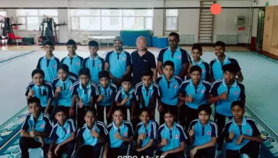 সম্প্রতি চীন ঘুরে আসা শিক্ষার্থীরা। ছবি: জালাল উদ্দিনের সৌজন্যে