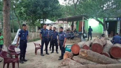 বাউল শফি মণ্ডলের গ্রামের বাড়িতে ও আশ্রমে নিরাপত্তা জোরদার করেছে পুলিশ প্রশাসন। ছবি: সংগৃহীত  