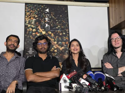 সিনেমাটির মুক্তির ঘোষণা অনুষ্ঠানে রাজু, সুমন, তুষি ও শোয়েব। ছবি: বঙ্গ