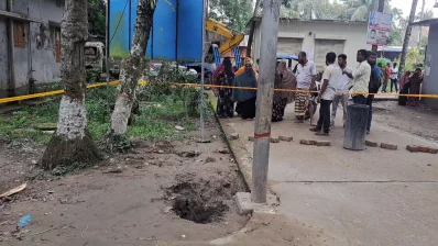 প্রায় ৫০ ফুট এলাকাজুড়ে এই অস্বাভাবিক তাপ ছড়িয়ে পড়ায় রোগী, স্বজন ও স্থানীয়দের মধ্যে দেখা দিয়েছে উদ্বেগ। ছবি: ইনডিপেনডেন্ট
