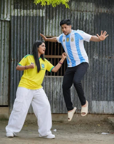 ছবিটি ফেসবুকে শেয়ার করেছেন হিমি