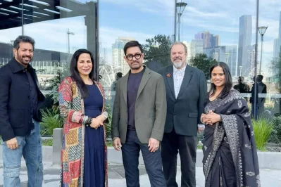 অস্ট্রেলিয়া থেকে নতুন সিনেমার সুখবর ভাগ করে নিলেন আমির। ছবি: সংগৃহীত