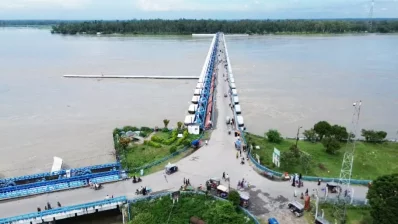 ফুলেফেঁপে উঠেছে তিস্তার পানি। ছবি: ইনডিপেনডেন্ট