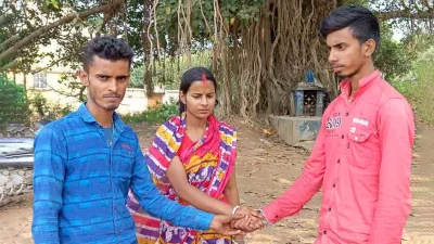 দাঁড়িয়ে থেকে প্রেমিকের সঙ্গে স্ত্রীর বিয়ে দিলেন স্বামী