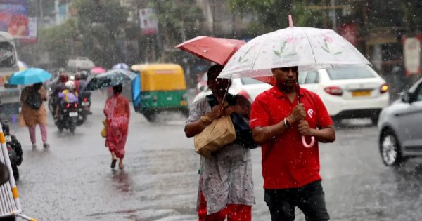 ভারী বৃষ্টি ও বজ্রপাতে ভারত–নেপালে প্রায় ১০০ জনের প্রাণহানি