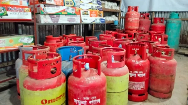 ১৯০০ টাকায়ও মিলছে না ১২ কেজির এলপি গ্যাস | দেশে তীব্র সংকট