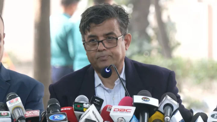 সংবাদ সম্মেলনে শফিকুল আলম। ছবি: ভিডিও থেকে নেওয়া