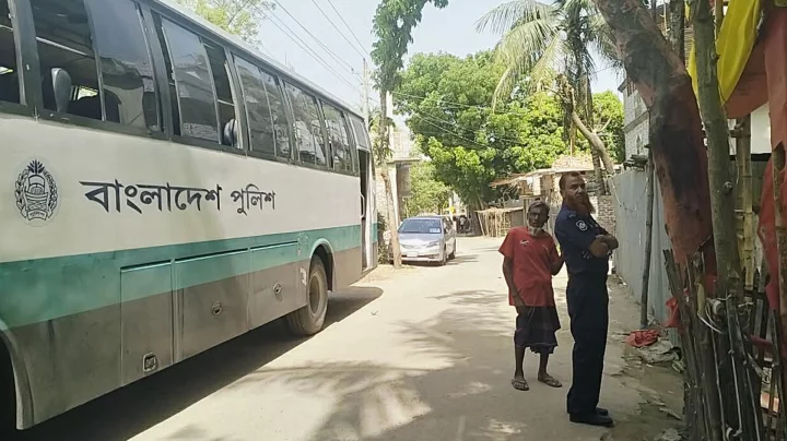 কথিত পীরকে হত্যার ঘটনায় পুরো এলাকায় থমথমে অবস্থা বিরাজ করছে।