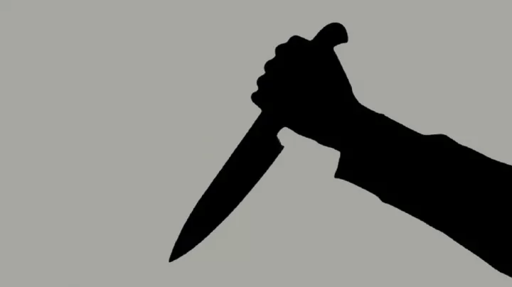 যাত্রাবাড়ীতে দুর্বৃত্তের ছুরিকাঘাতে এক মাদরাসাছাত্র নিহত হয়েছে। প্রতীকী ছবি